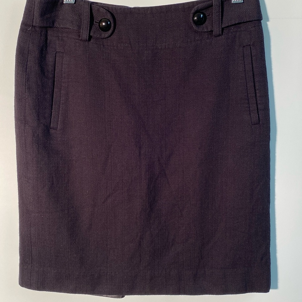 Banana Republic - fully lined skirt. Size 0
